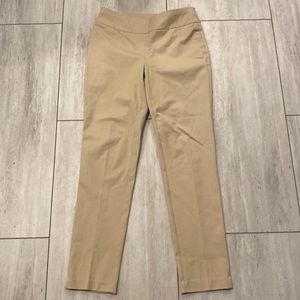 Chico’s Pull On Khaki casual pants Chicos 0 Size 4-6.